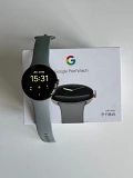 Google Pixel Watch 1 doré