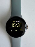 Google Pixel Watch 1 doré