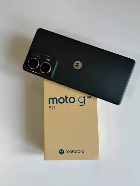 Motorola Moto G85 5G 8Go / 256Go gris charbon