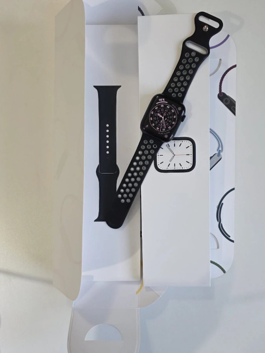 Apple Watch série 7 45mm noir