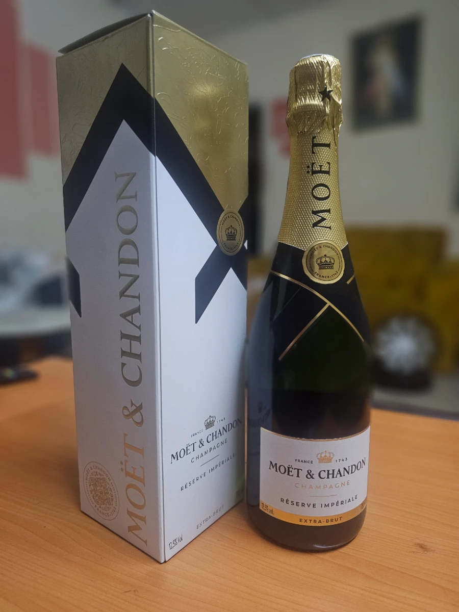 CHAMPAGNE-MOET ET CHANDON