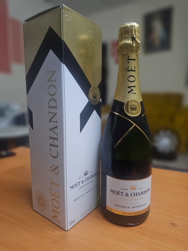 CHAMPAGNE-MOET ET CHANDON