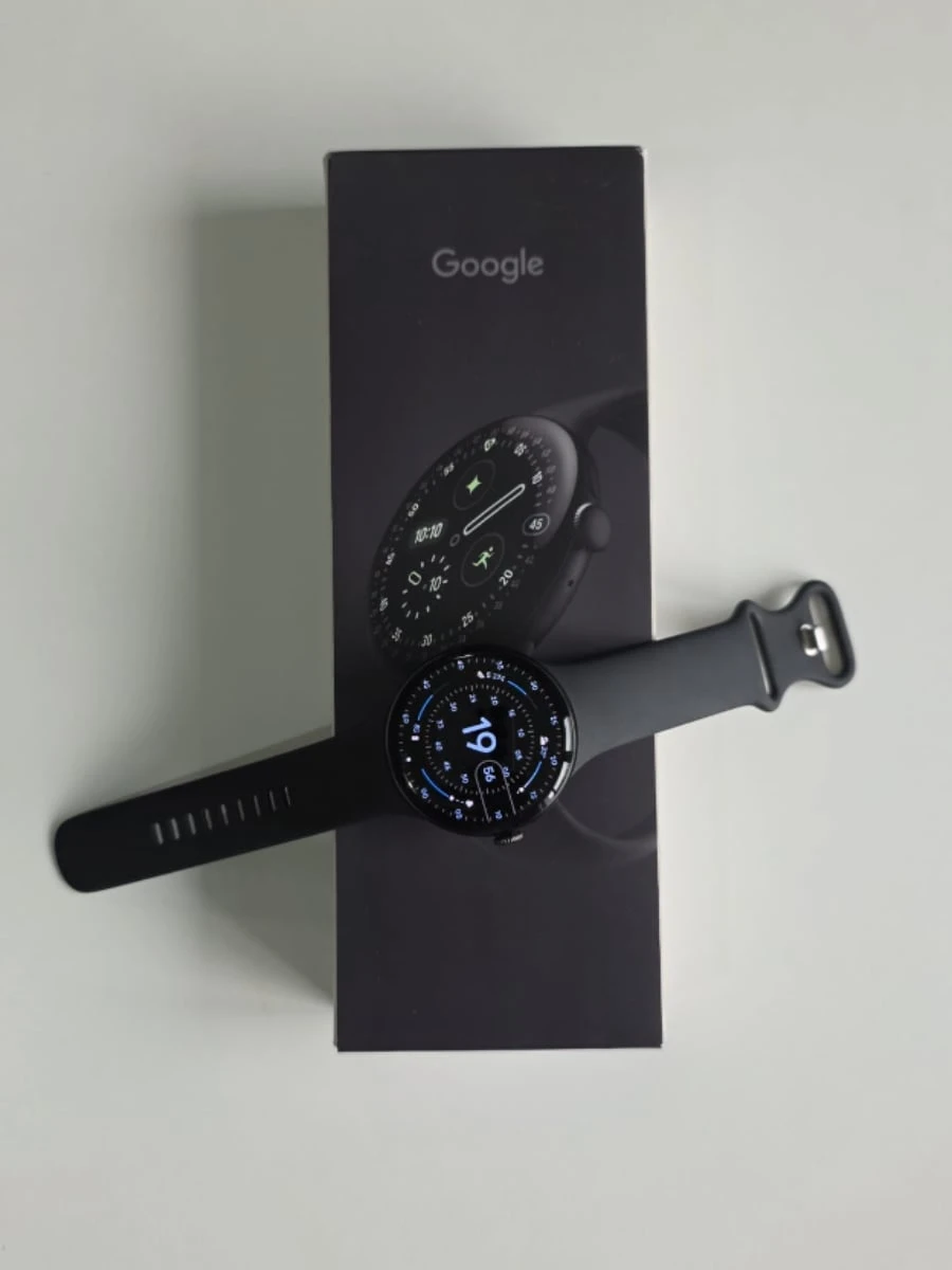 Google Pixel Watch 4 45mm noir - Wi-Fi