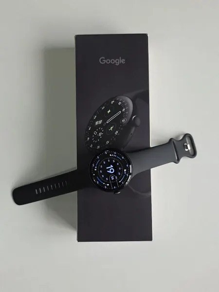 Google Pixel Watch 4 45mm noir - Wi-Fi