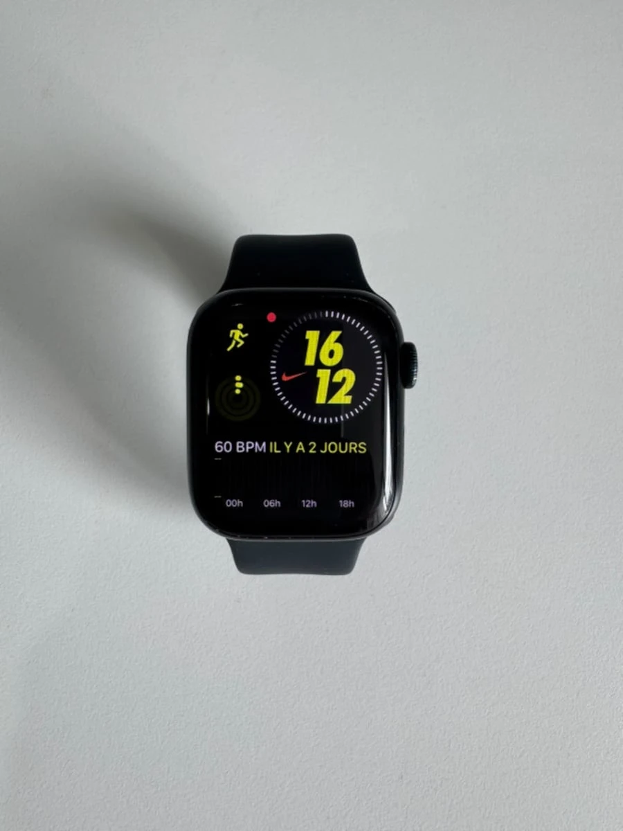 Apple Watch série 7 41mm noire