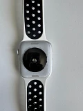 Apple Watch SE 2e génération 44mm gris